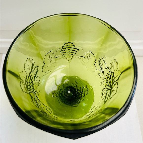 Vintage Indiana glass Grape Harvest footed compote dish in green. Mint cond - Picture 3 of 4